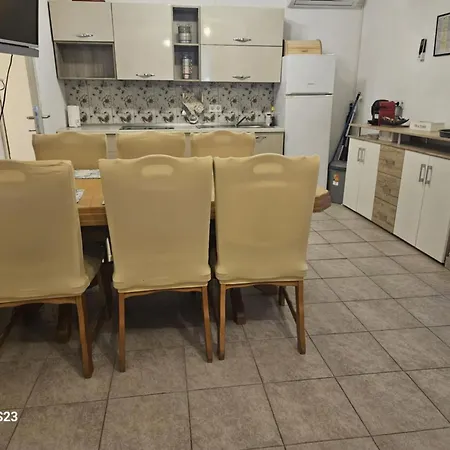 Apartmán P Stil - Three Bedroom With Hot Tub Ground Floor *