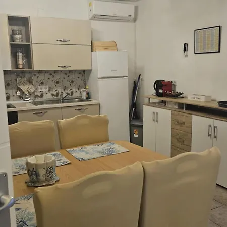 P Stil - Three Bedroom With Hot Tub Ground Floor * Sukošan