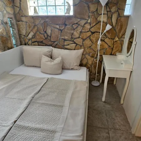 P Stil - Three Bedroom With Hot Tub Ground Floor Apartmán Sukošan