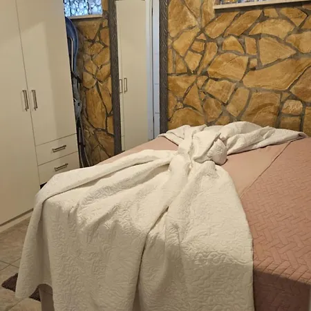 P Stil - Three Bedroom With Hot Tub Ground Floor * Sukošan