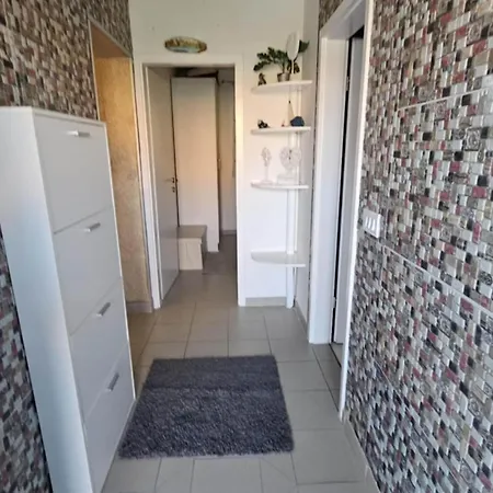 P Stil - Three Bedroom With Hot Tub Ground Floor