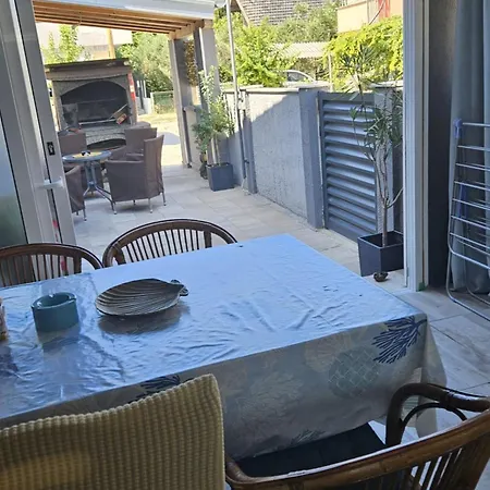 P Stil - Three Bedroom With Hot Tub Ground Floor Apartmán *