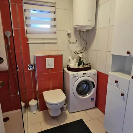Apartmán P Stil - Three Bedroom With Hot Tub Ground Floor *