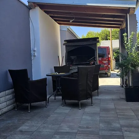 Apartmán P Stil - Three Bedroom With Hot Tub Ground Floor *