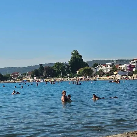 P Stil - Three Bedroom With Hot Tub Ground Floor * Sukošan